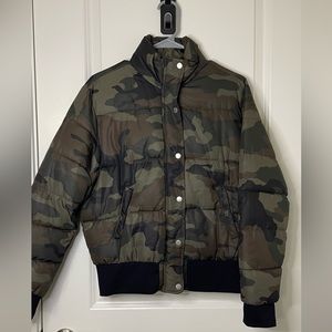 Forever21 Camo Bomber Jacket-M